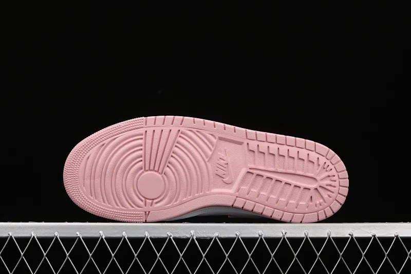 All categories Air Jordan Jordan series basketball shoes Air Jordan 1 High G version Air Jordan 1 Zoom Air CMFT AJ1 Joe 1 pink glaze Sakura pink high-top basketball shoes CT0979-601